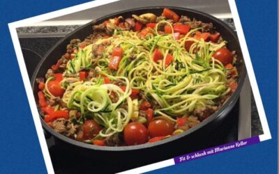 Hackfleisch mit Zucchinispaghetti