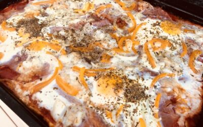 Pizza mit Spiegelei kohlenhydratarm