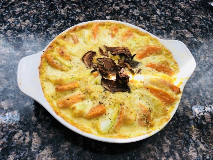 Kürbis-Kohlraben-Gratin mit Steinpilzen