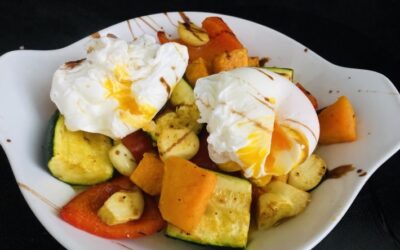 Ofengemüse mit pochiertem Ei kohlenhydratarm