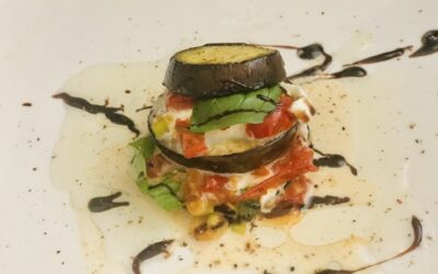 Auberginentürme mit Büffelmozzarella