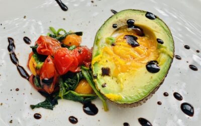 Avocado mit Ei kohlenhydratarm