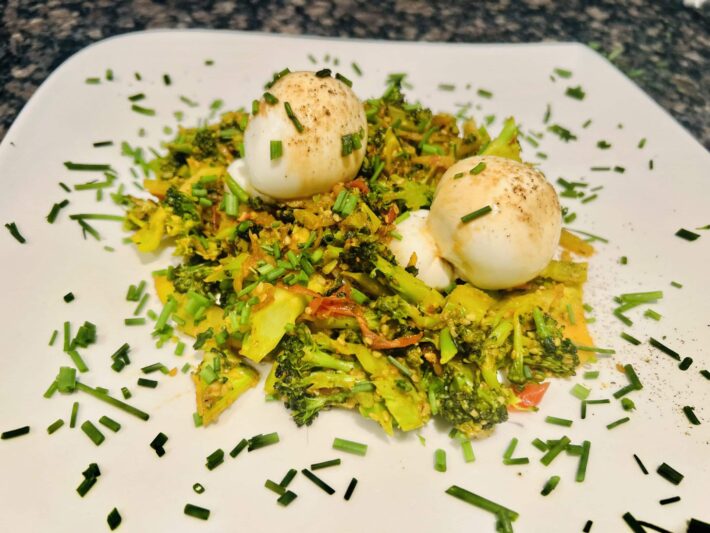 Thai Curry Gemüse mit Burrata kohlenhydratarm und vegetarisch