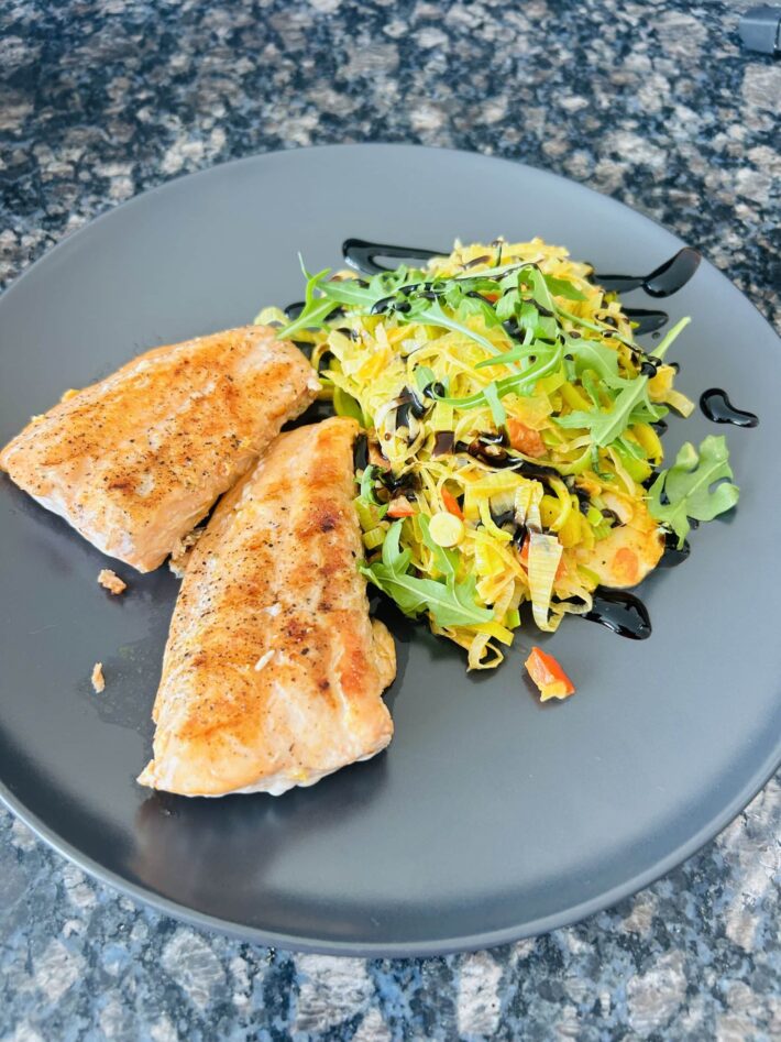 Rezept Lachs mit Lauchgemüse Low Carb