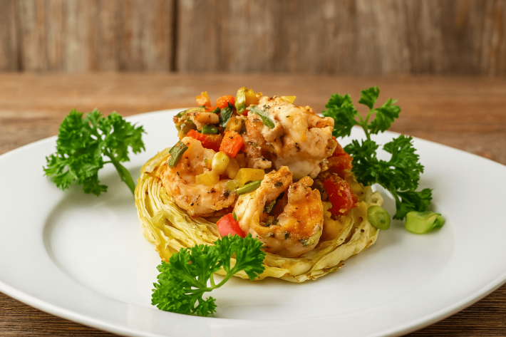 Weisskohl-Steaks mit Crevettenkrone Low Carb